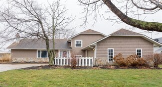 5270 Parkhurst Dr, Sheffield Village, OH 44054