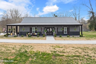 130 Sunset Cir, Byrdstown, TN 38549