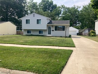 449 Colgate Ave, Elyria, OH 44035