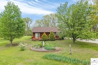108 Frazier Oaks Rd, Eldon, MO 65026