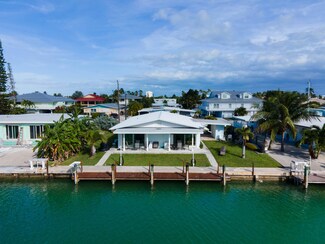 271 9th St, Key Colony Beach, FL 33051
