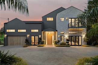 20511 Wells Dr, Woodland Hills, CA 91364