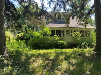 7017 Crestview Dr, Erie, PA 16509