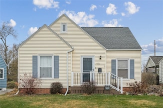 2602 E Ave NE, Cedar Rapids, IA 52402