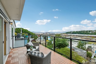 2040 13th Ave W Unit 41, Seattle, WA 98119
