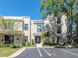 2807 W Hawthorne Rd Unit 11, Tampa, FL 33611