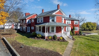 1004 E Beverley St, Staunton, VA 24401