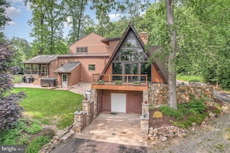 310 Indian Head Rd, Columbia, PA 17512