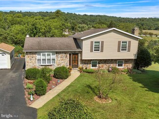 797 Furnace Rd, Morgantown, PA 19543