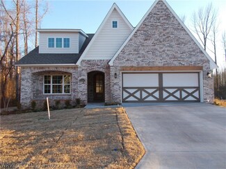 8200 Donnington Ct, Barling, AR 72923