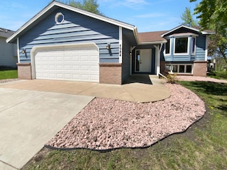 4984 S Park Dr, Savage, MN 55378