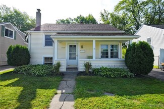4989 Morgan Pkwy, Hamburg, NY 14075