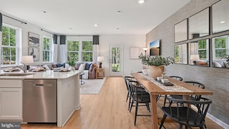 3 Reagan Dr, Runnemede, NJ 08078