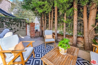 14238 Dickens St Unit 4, Sherman Oaks, CA 91423