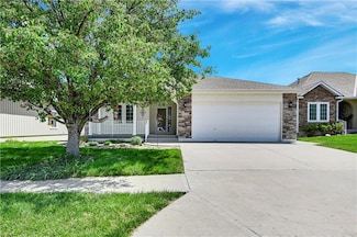 4641 SW Soldier Dr, Lees Summit, MO 64082