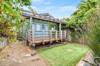 11 Crab St, Eureka, CA 95503