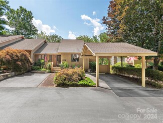 504 Water Oak Ln, Hendersonville, NC 28791