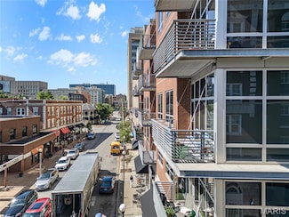 9 N Euclid Ave Unit 303, Saint Louis, MO 63108