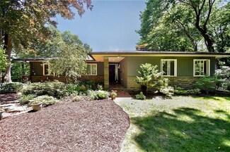 18 Little Ln, Warwick, RI 02886