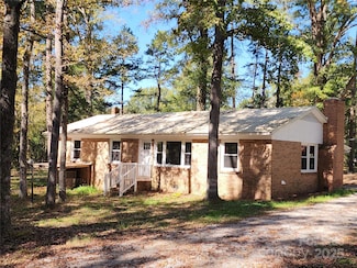 1216 Stallion Ln, Lancaster, SC 29720