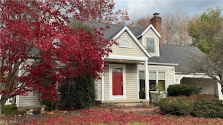 32443 S Burr Oak Dr, Solon, OH 44139