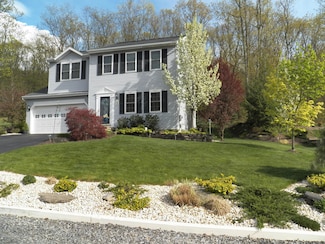 71 Mountain Rd, Mountain Top, PA 18707