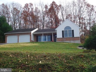 221 Wynonah Dr, Auburn, PA 17922