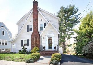 15 Martin St, West Roxbury, MA 02132