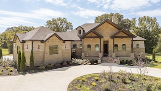 325 Wilkes Manor Way, Savannah, TN 38372