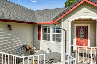 18920 Stonegate Rd, Hidden Valley Lake, CA 95467