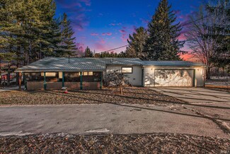 4202 W Crystal Lake Rd, Warsaw, IN 46580