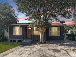 1324 W Mariposa Dr, San Antonio, TX 78201