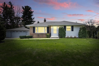 3551 S Racine Ave, New Berlin, WI 53146