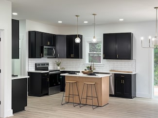 9 Walnut St, Fishersville, VA 22939