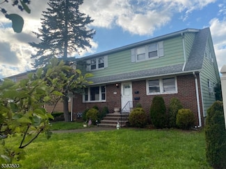 179 Kipp Ave, Elmwood Park, NJ 07407