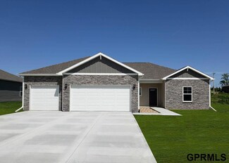 6315 Clear Creek St, Bellevue, NE 68157