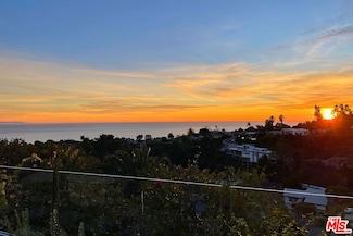 961 Glenhaven Dr, Pacific Palisades, CA 90272