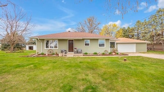 W5240 Clearview Rd, Waldo, WI 53093