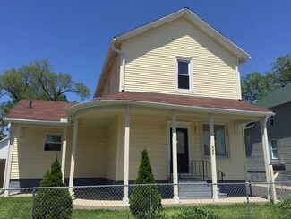752 Front St, Aurora, IL 60505