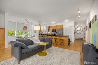 156 Hall Brothers Loop NW Unit 201, Bainbridge Island, WA 98110