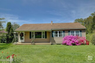 106 Linnwood Dr, Lock Haven, PA 17745