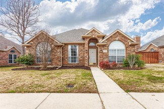 1112 Courtney Ln, Lewisville, TX 75077