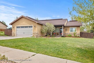 352 Lake View Rd, Hayden, CO 81639