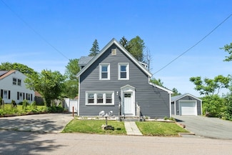 674 Plymouth St, Holbrook, MA 02343