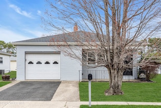 10 Tijuana Ct, Toms River, NJ 08757