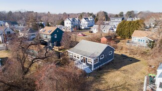 17 Carlton St, York, ME 03909