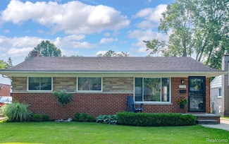 330 N Batchewana St, Clawson, MI 48017