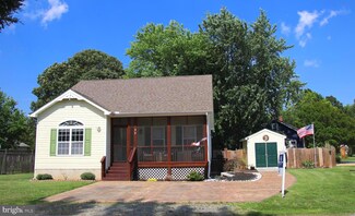 30 Bancroft Ave, Colonial Beach, VA 22443
