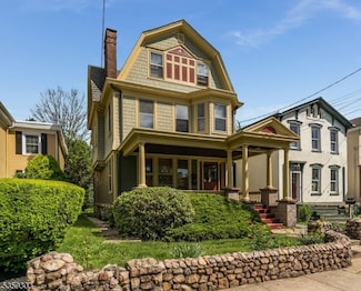 19 Mine St, Flemington, NJ 08822