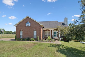 131 E Robertson Rd, Castalian Springs, TN 37031